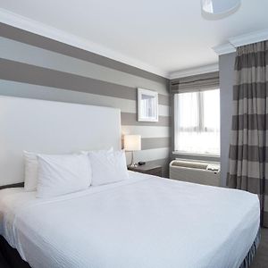 Standard Room 1 Queen Bed